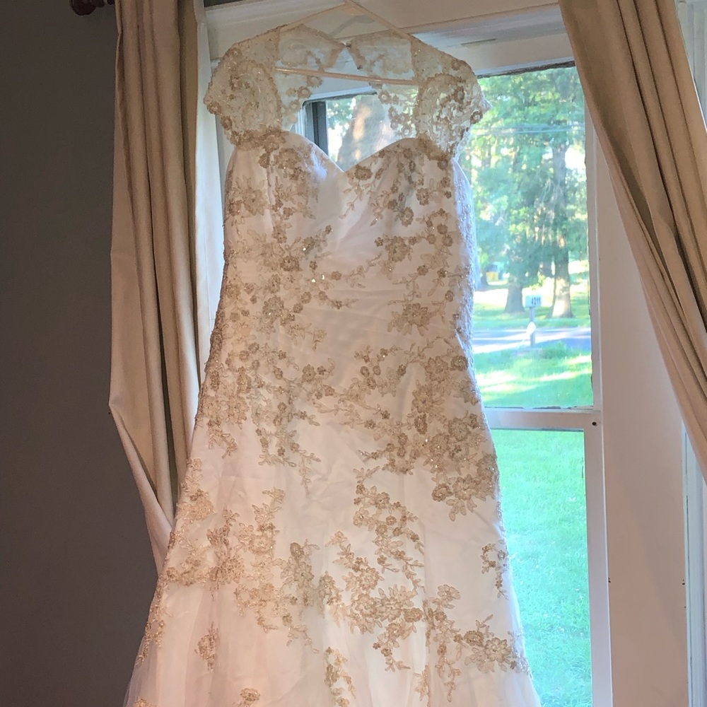 Ivory wedding dress